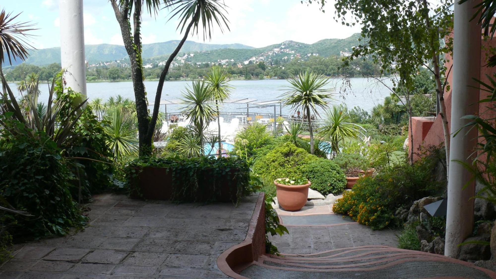 Lake Buenavista Apart Hotel & Suites 维拉卡洛斯帕兹 外观 照片